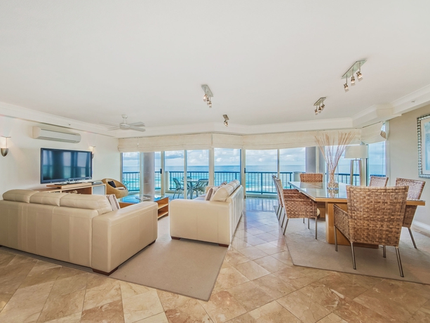 Imagen de los interiores del Hotel Oceana On Broadbeach. Foto 10
