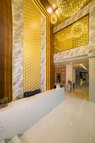 Imagen de los interiores del Hotel Oceana Resort Phuket. Foto 13