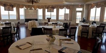 Imagen del bar/restaurante del Hotel Oceancliff Hotel. Foto 4