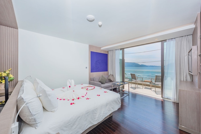 Imagen de la habitación del Hotel Oceanfront Beach Resort. Foto 3