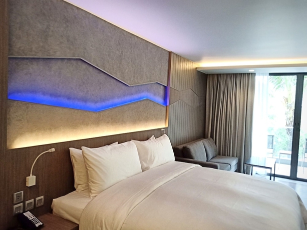 Imagen de la habitación del Hotel Oceanfront Beach Resort. Foto 5