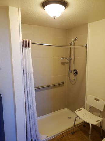 Imagen de la habitación del Hotel Oceanfront Inn and Suites. Foto 8
