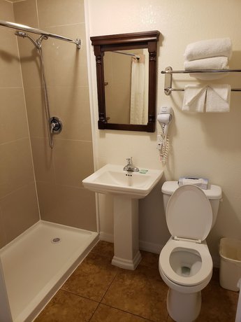 Imagen de la habitación del Hotel Oceanfront Inn and Suites. Foto 9