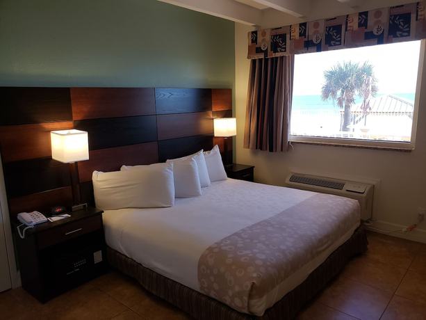 Imagen general del Hotel Oceanfront Inn and Suites. Foto 1