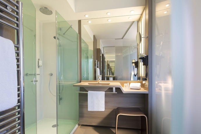 Imagen de la habitación del Hotel Oceania Clermont-ferrand. Foto 11