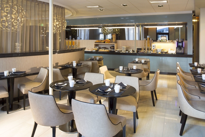 Imagen del bar/restaurante del Hotel Oceania Le Jura Dijon. Foto 5