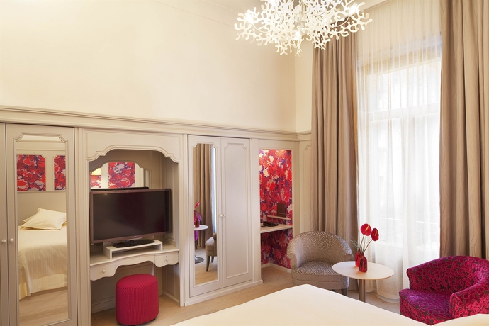 Imagen de la habitación del Hotel Oceania L'univers Tours. Foto 7