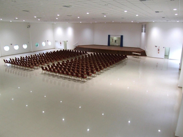 Imagen de los interiores del Hotel Oceania Park Spa and Convention Center. Foto 10