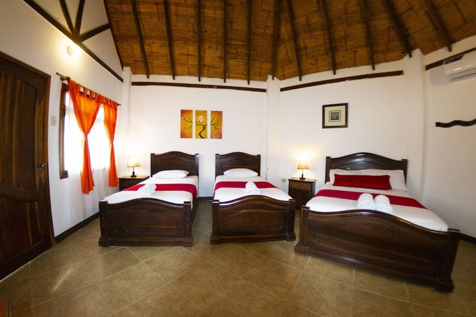 Imagen de la habitación del Hotel Oceanic Hosteria y Restaurante. Foto 9