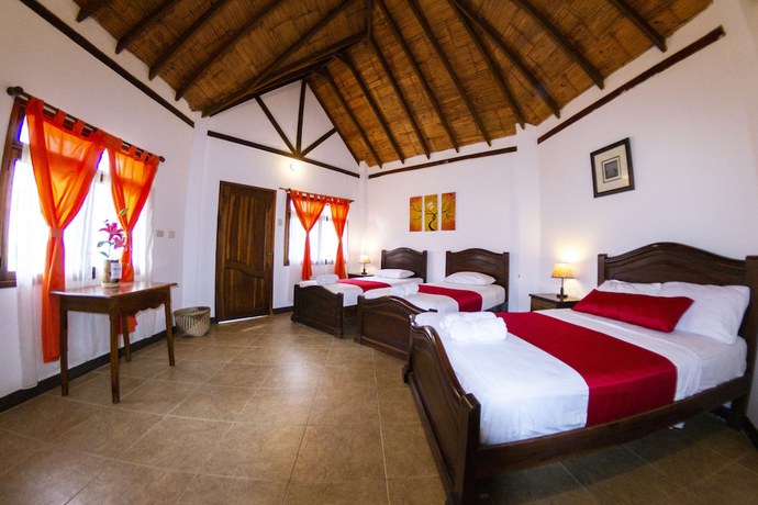 Imagen de la habitación del Hotel Oceanic Hosteria y Restaurante. Foto 11