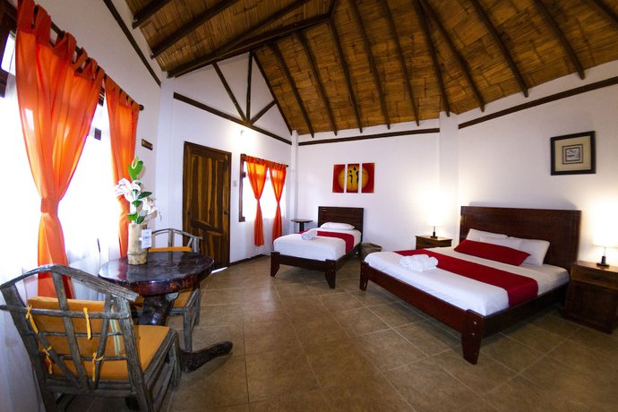 Imagen de la habitación del Hotel Oceanic Hosteria y Restaurante. Foto 12