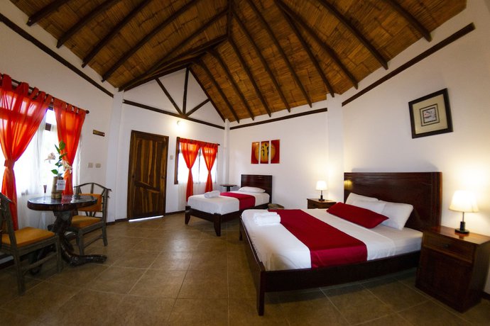 Imagen de la habitación del Hotel Oceanic Hosteria y Restaurante. Foto 16