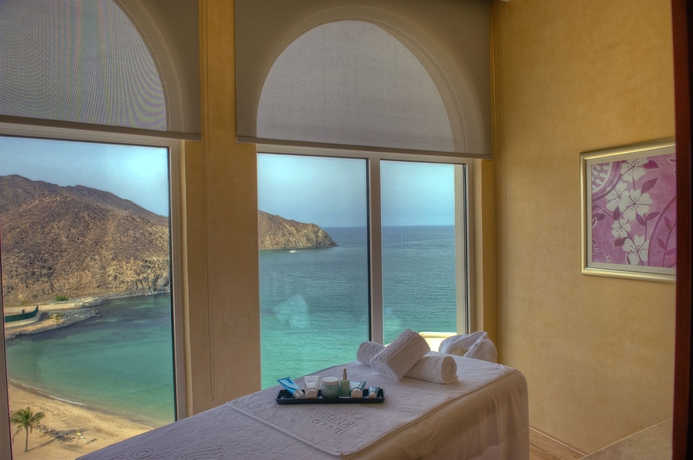 Imagen de los interiores del Hotel Oceanic Khorfakkan Resort and Spa. Foto 13