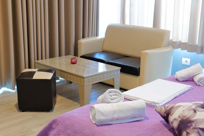 Imagen de la habitación del Hotel Oceanic Overview Suites. Foto 7