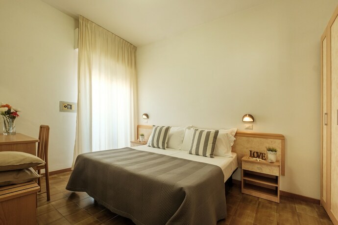 Imagen de la habitación del Hotel Oceanic, Rimini. Foto 14