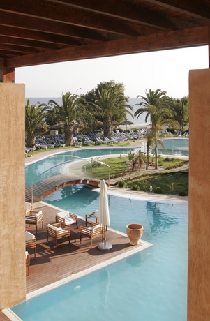 Imagen de la piscina del Hotel Oceanis Beach. Foto 17