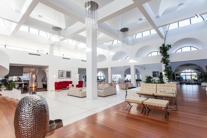 Imagen del bar/restaurante del Hotel Oceanis Beach & Spa Resort. Foto 6
