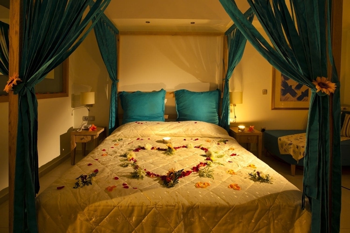Imagen de la habitación del Hotel Oceanis Beach & Spa Resort. Foto 8
