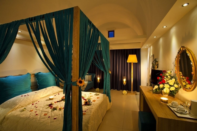 Imagen de la habitación del Hotel Oceanis Beach & Spa Resort. Foto 9