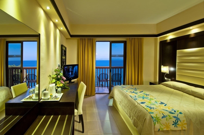 Imagen de la habitación del Hotel Oceanis Beach & Spa Resort. Foto 10