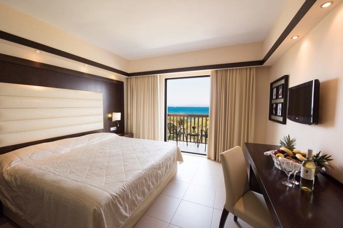 Imagen de la habitación del Hotel Oceanis Beach & Spa Resort. Foto 14