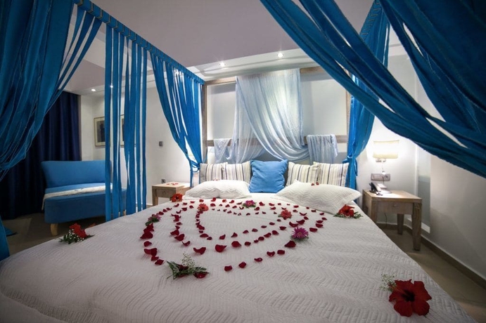 Imagen de la habitación del Hotel Oceanis Beach & Spa Resort. Foto 17