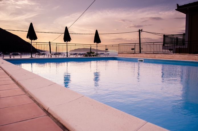 Imagen de la piscina del Hotel Oceanis - Cephalonie. Foto 16