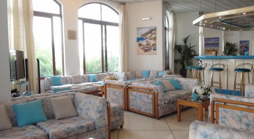 Imagen general del Hotel Oceanis, K&aacute;rpatos. Foto 10