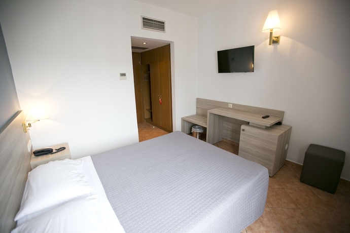 Imagen de la habitación del Hotel Oceanis Kavala. Foto 6