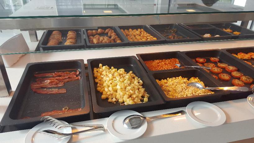 Imagen del bar/restaurante del Hotel Oceanis Park. Foto 21