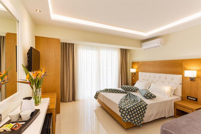 Imagen de la habitación del Hotel Oceanis Park. Foto 25