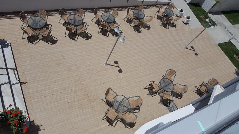 Imagen de los exteriores del Hotel Oceanis Park. Foto 30