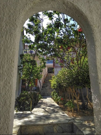 Imagen de los exteriores del Hotel Oceanis Studios. Foto 18