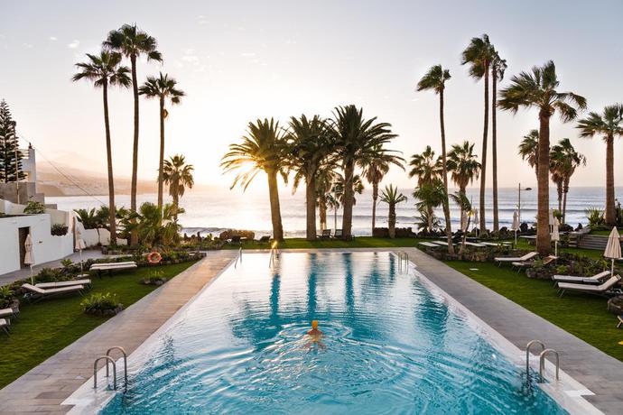 Imagen de la piscina del Hotel Oceano Health Spa. Foto 16