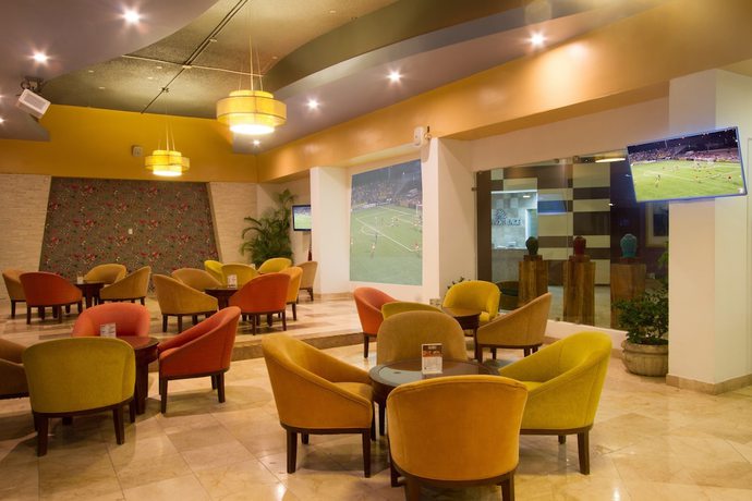 Imagen del bar/restaurante del Hotel Oceano Palace Beach. Foto 3