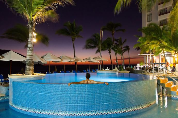 Imagen de la piscina del Hotel Oceano Palace Beach. Foto 16