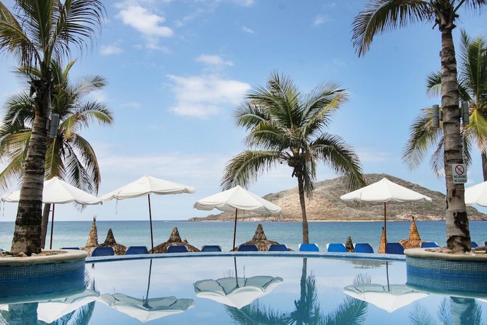 Imagen de la piscina del Hotel Oceano Palace Beach. Foto 19