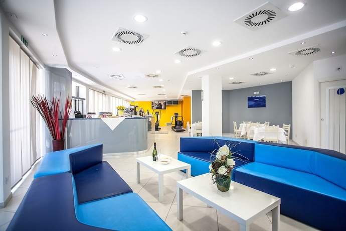 Imagen de los interiores del Hotel Oceanomare. Foto 19