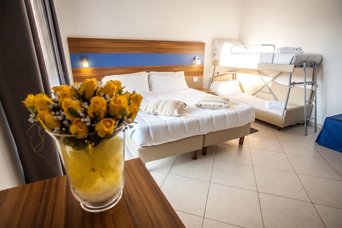 Imagen de la habitación del Hotel Oceanomare. Foto 16