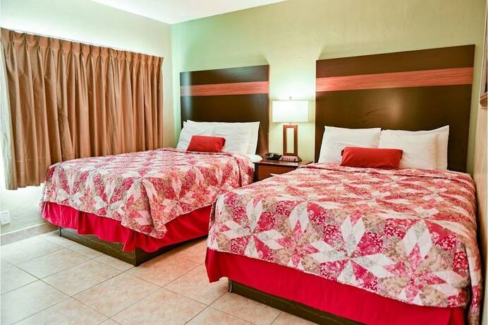 Imagen de la habitación del Hotel Oceans Beach Resort. Foto 11