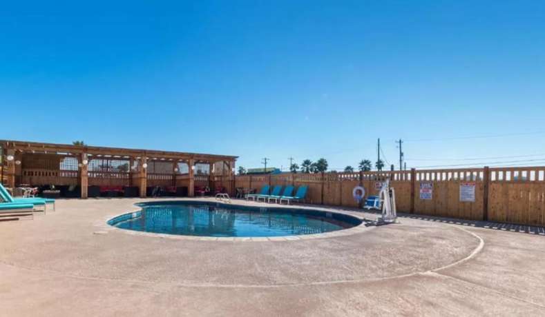 Imagen de la piscina del Hotel Ocean's Edge, Port Aransas,tx. Foto 20