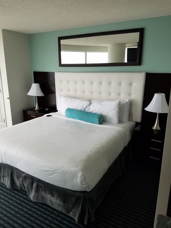 Imagen de la habitación del Hotel Oceans One Resort. Foto 8