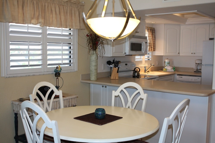 Imagen de la habitación del Hotel Ocean's Reach Condominiums. Foto 16