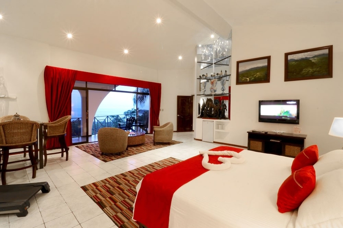 Imagen de la habitación del Hotel Oceans Two Resort. Foto 2