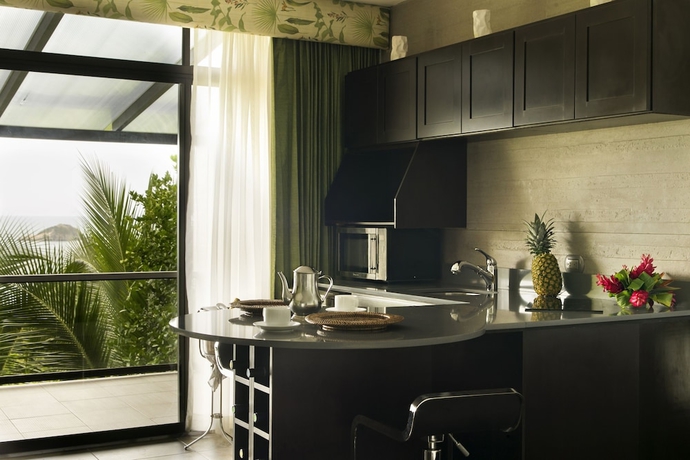 Imagen de la habitación del Hotel Oceans Two Resort. Foto 5