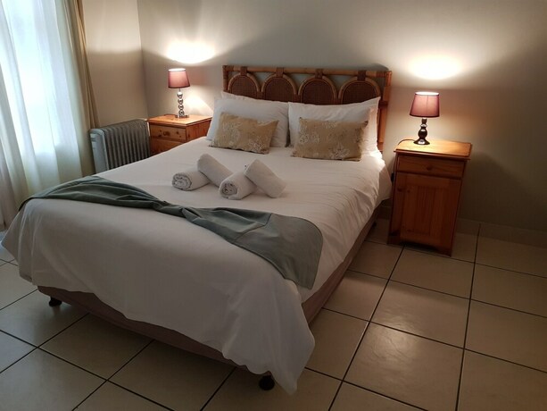 Imagen de la habitación del Hotel Oceans and Self Catering. Foto 2