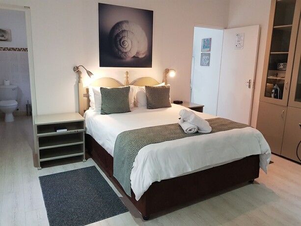 Imagen de la habitación del Hotel Oceans and Self Catering. Foto 7