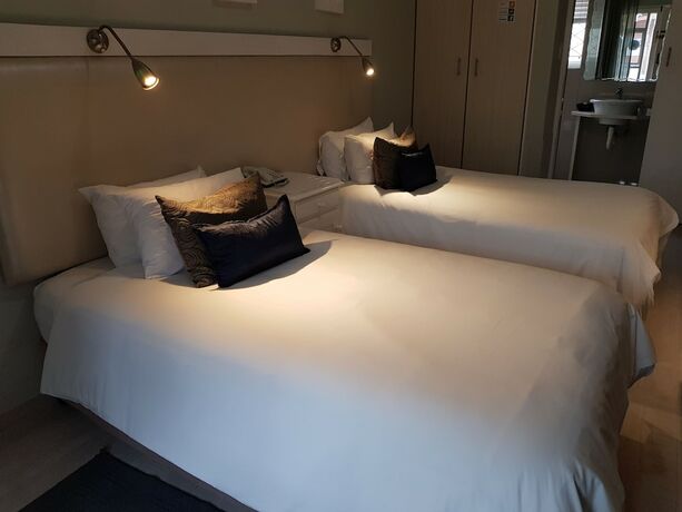 Imagen de la habitación del Hotel Oceans and Self Catering. Foto 9