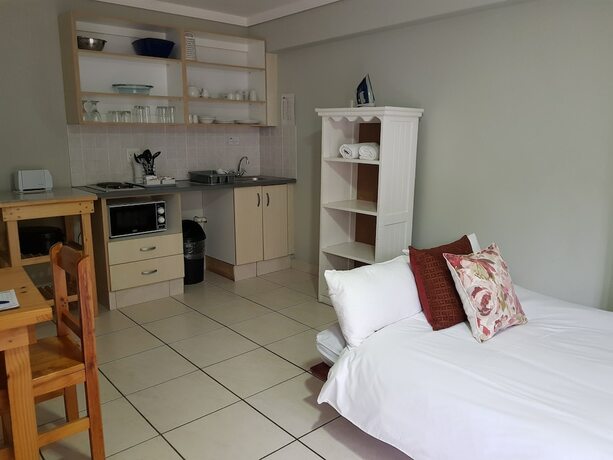 Imagen de la habitación del Hotel Oceans and Self Catering. Foto 15