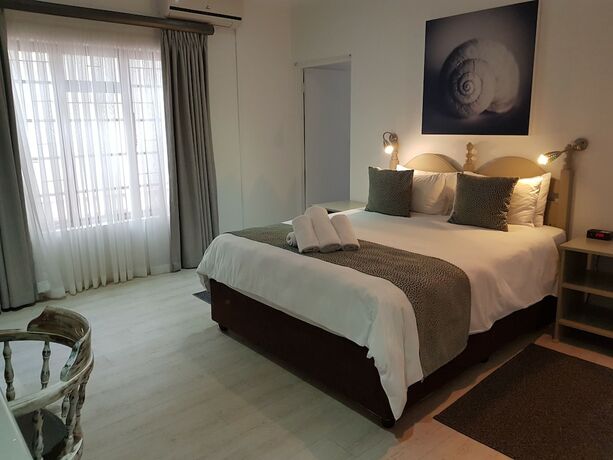 Imagen de la habitación del Hotel Oceans and Self Catering. Foto 16